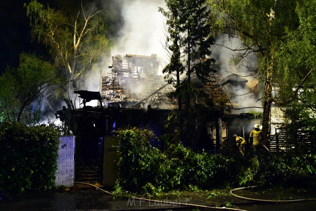 Grossfeuer Einfamilienhaus Siegburg Muehlengrabenstr P0263.JPG - Miklos Laubert